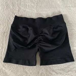 Women's Large AMAZON Impact 4.5" Black Workout Booty Lifting Mid-Rise Gym Shorts